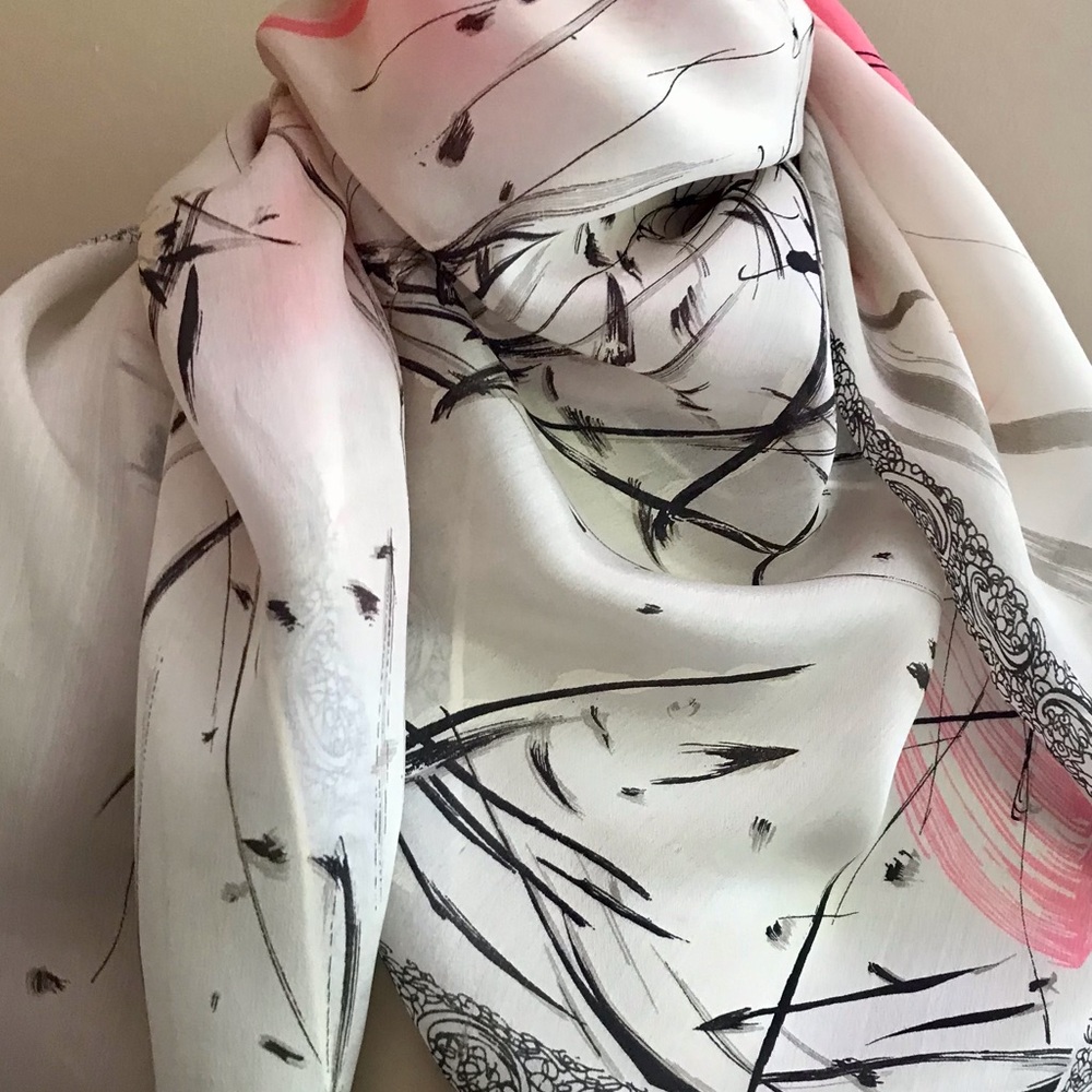 FINE silk vintage scarf, hand rolled